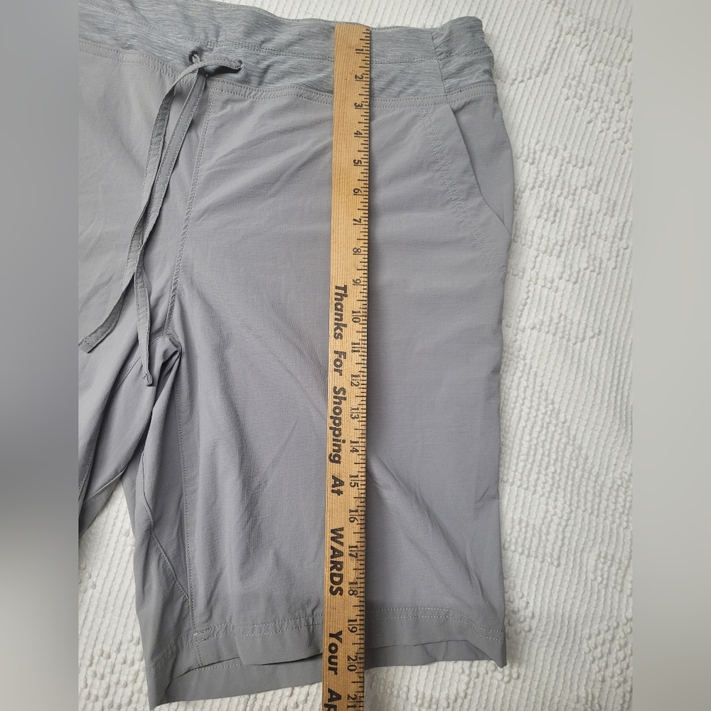 Duluth Trading Co Gray Women's Shorts - Picture 6 of 7